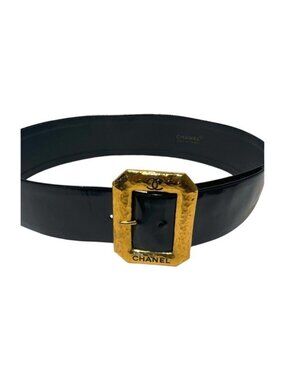 CHANEL Authentic Vintage Black Patent Leather Belt with Hammered Gold Buckle